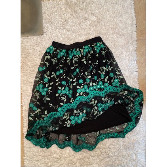 ☘️ Erin Fetherston Anthro XS Green Black Floral Embroidery Skirt - Picture 7 of 8